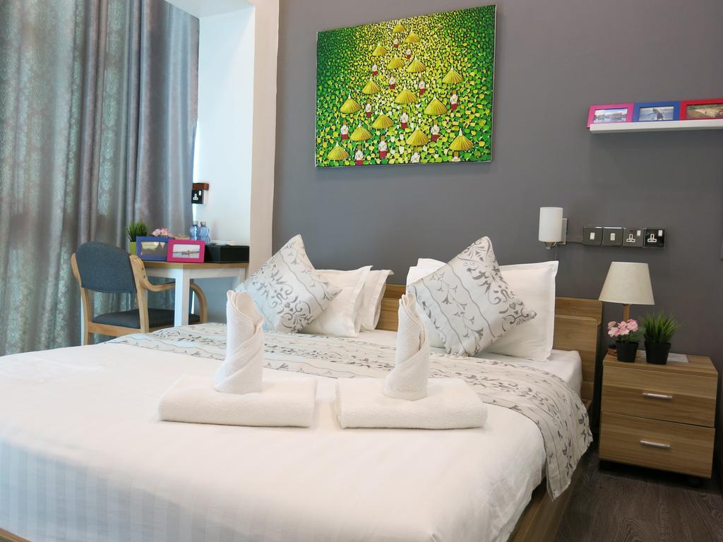 Check In @ Downtown Yangon Hotell Exteriör bild