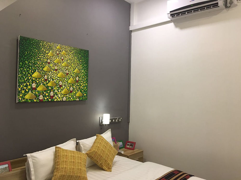 Check In @ Downtown Yangon Hotell Exteriör bild