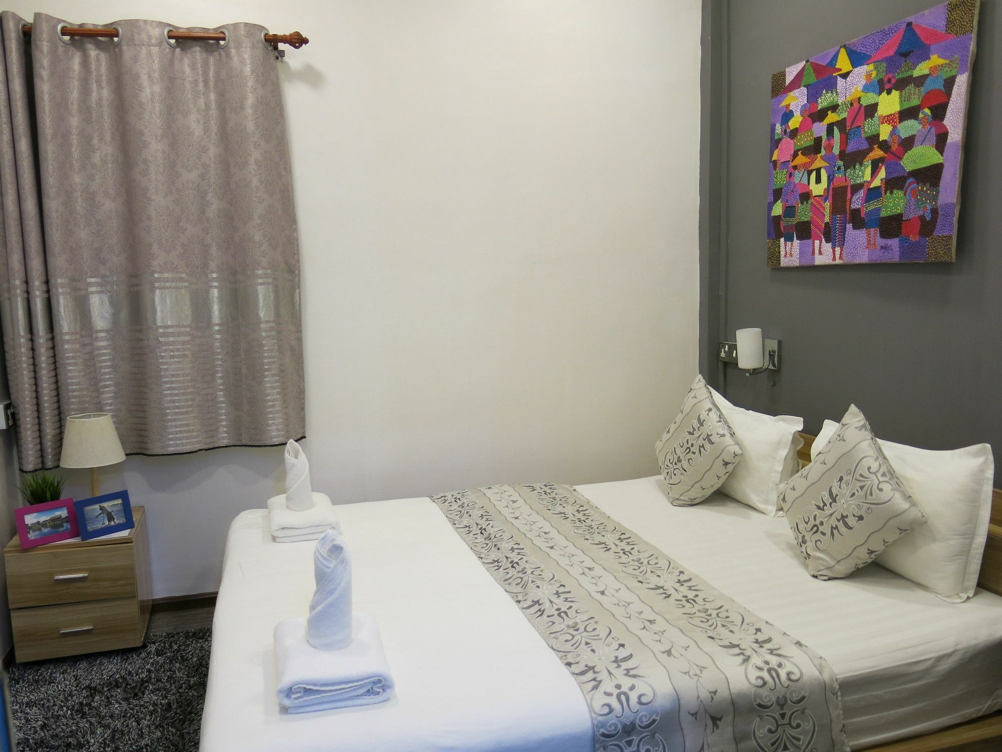 Check In @ Downtown Yangon Hotell Exteriör bild
