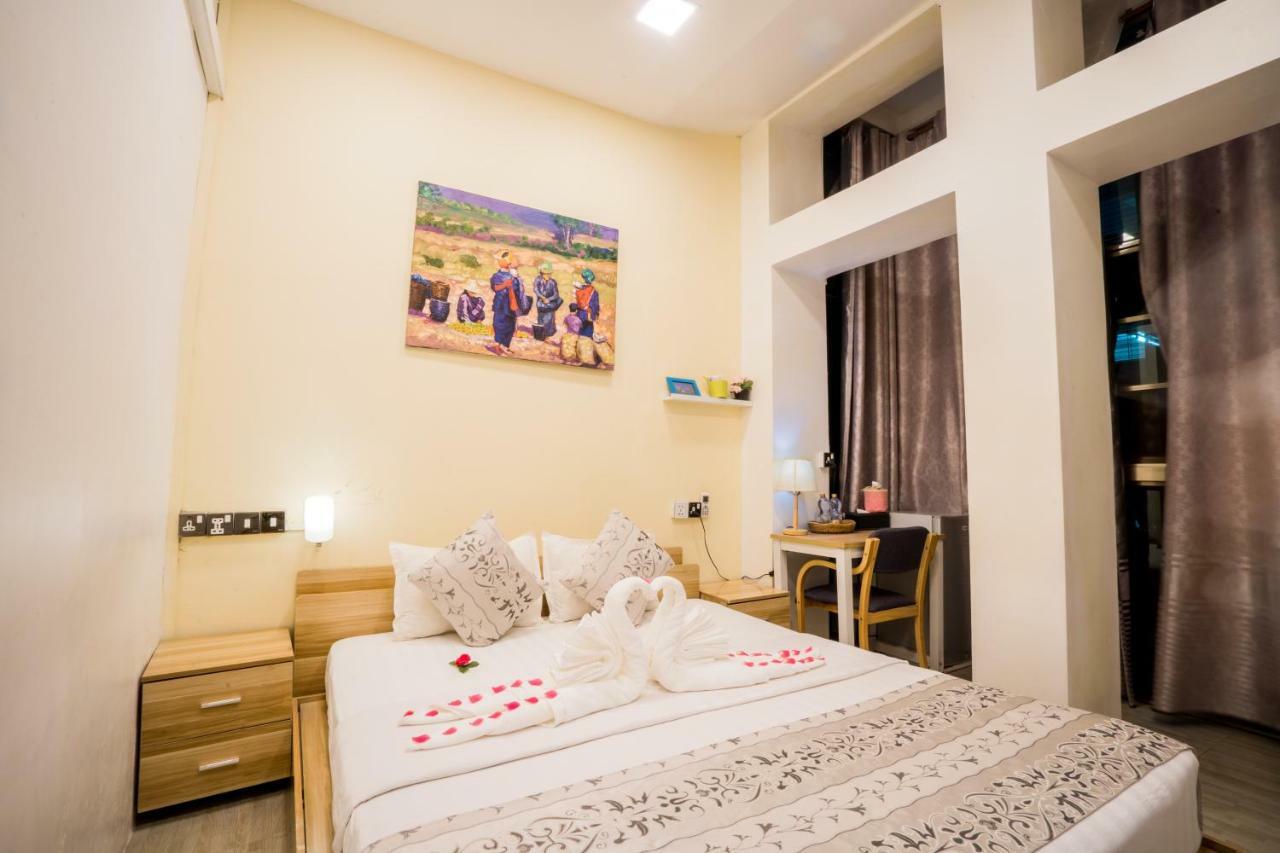 Check In @ Downtown Yangon Hotell Exteriör bild