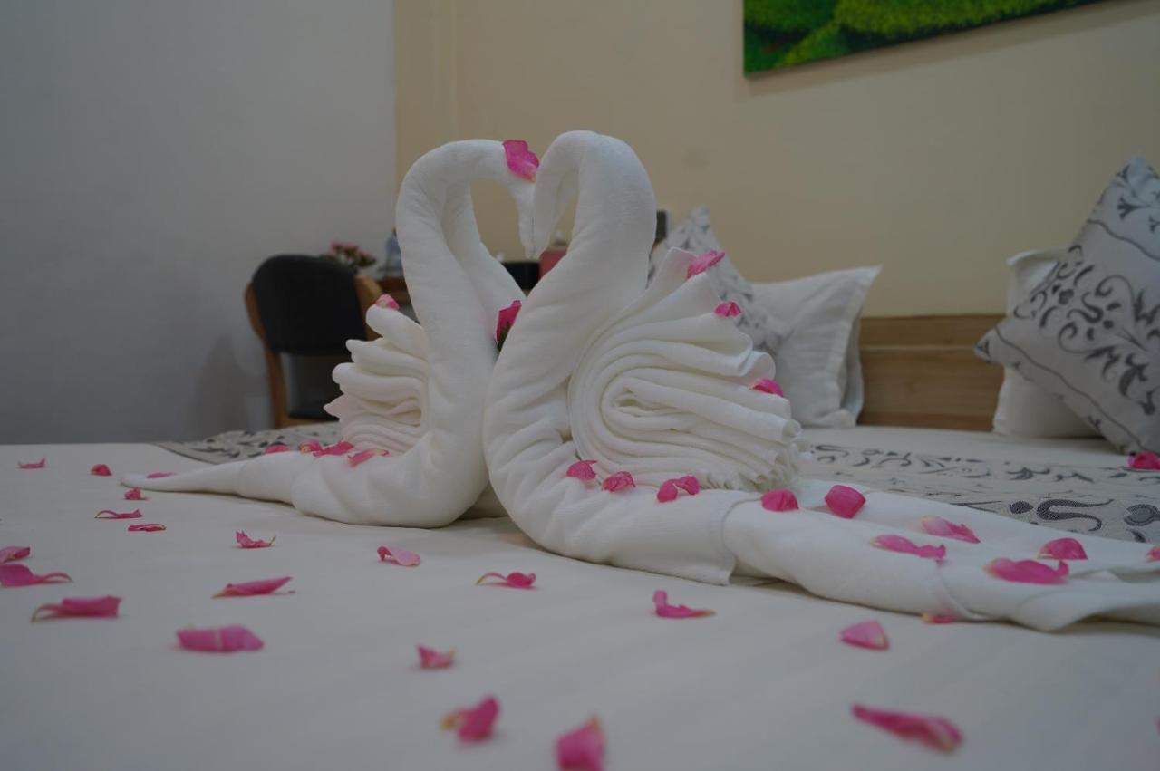 Check In @ Downtown Yangon Hotell Exteriör bild